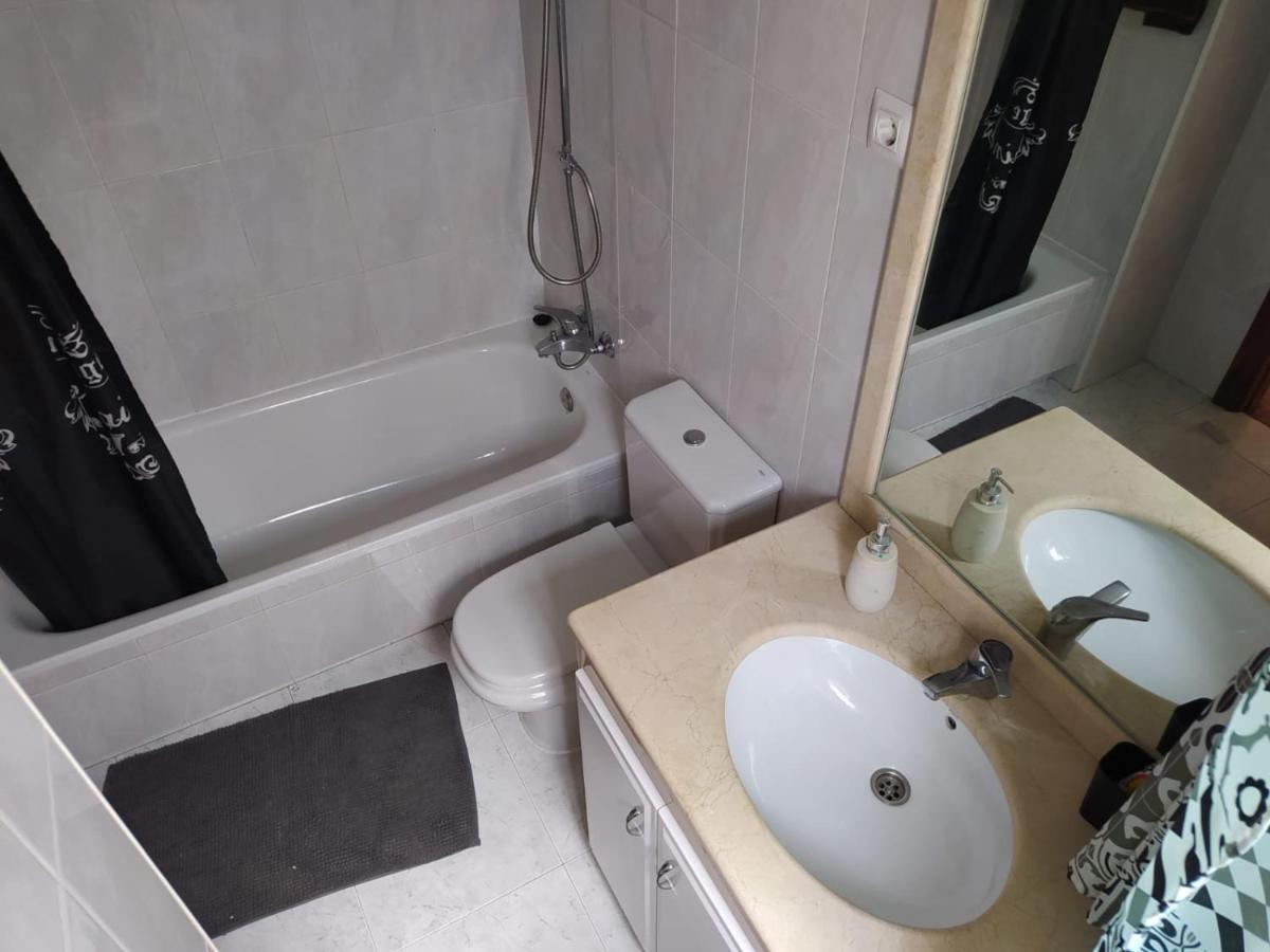 Duplex Amplio,Parking Wifi, 2 Terrazas, Bien Conectado Con Playas, Zona Segura Διαμέρισμα Βίγκο Εξωτερικό φωτογραφία